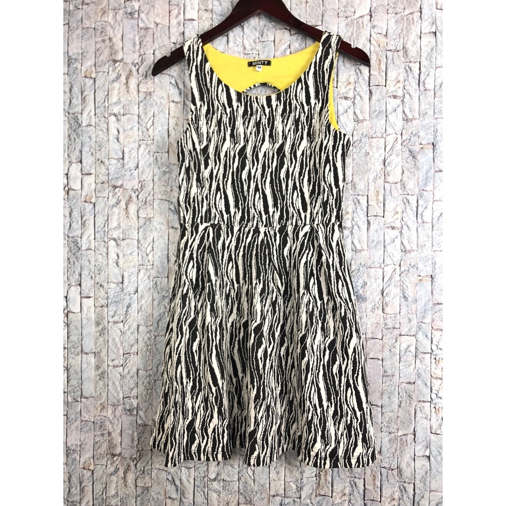 Minty Black/white Abstract Sleeveless Mini Dress